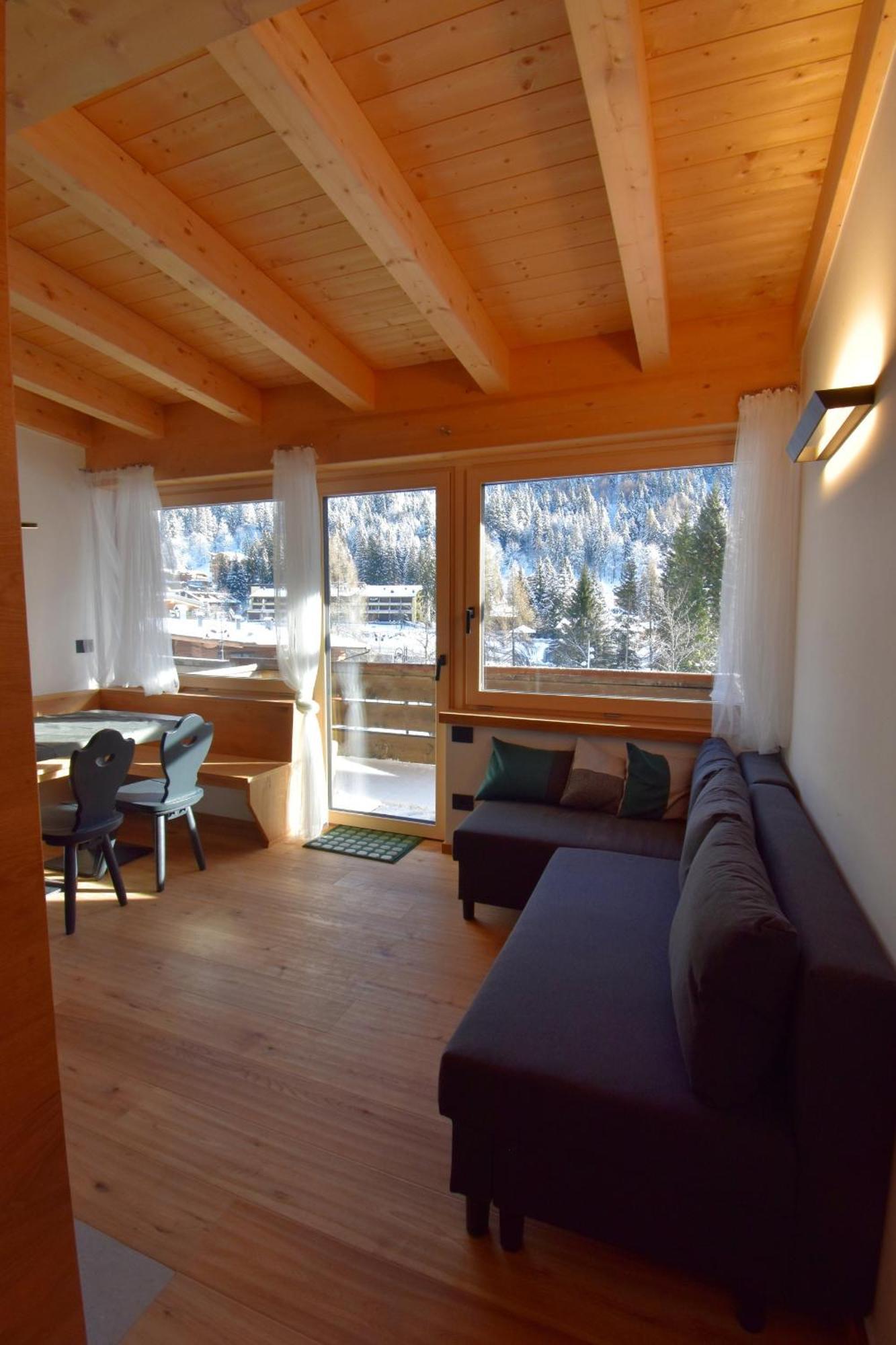 Attic Miralago Mhd *